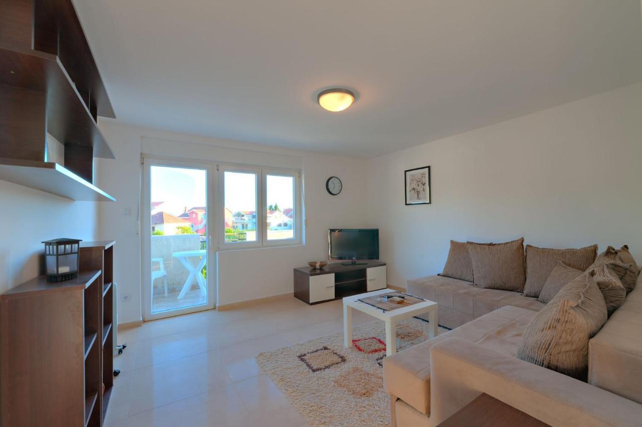 Apartments Pean Тиват Екстер'єр фото
