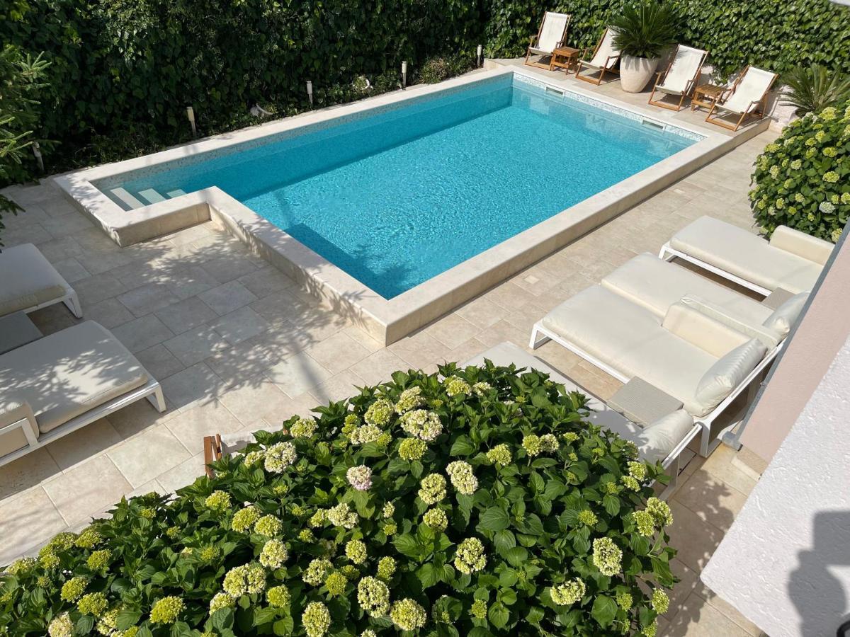 Apartments Pean Тиват Екстер'єр фото