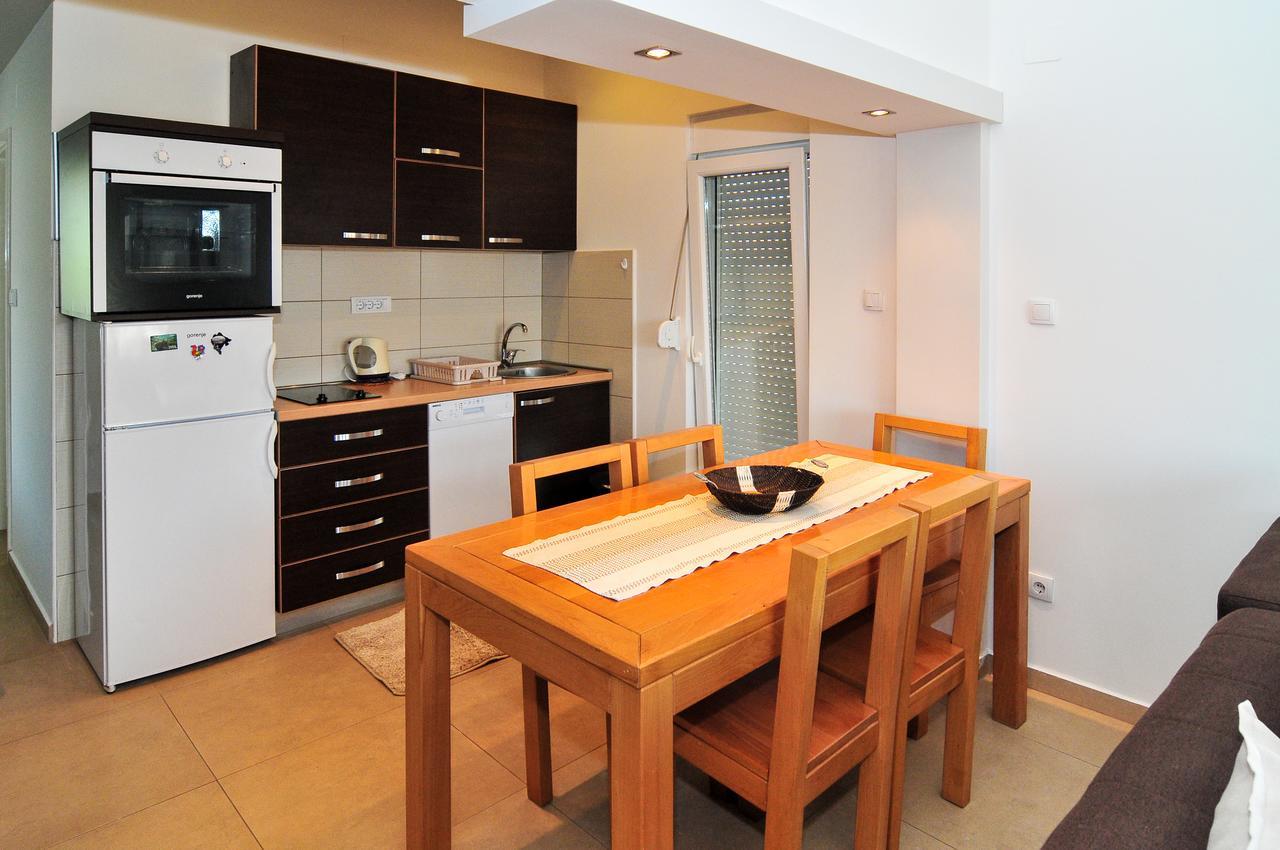 Apartments Pean Тиват Екстер'єр фото