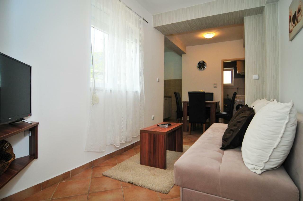 Apartments Pean Тиват Екстер'єр фото