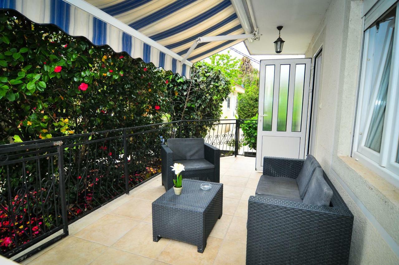 Apartments Pean Тиват Екстер'єр фото